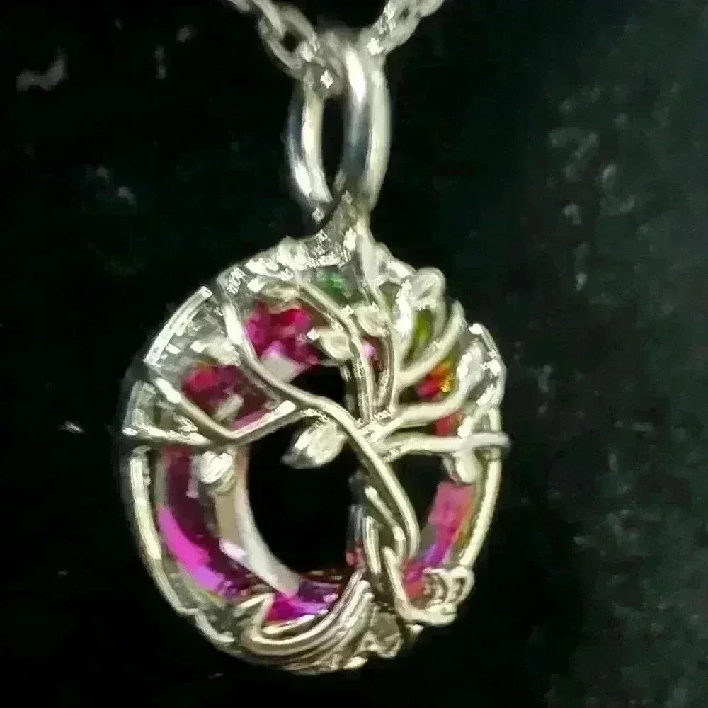 Stunning Tree of Life Necklace - Picture 3 of 8